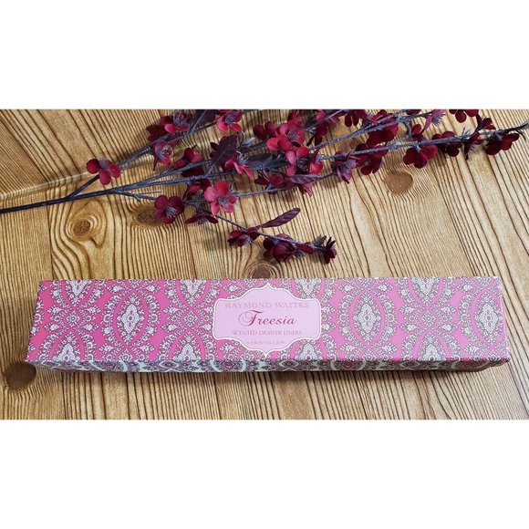 Raymond Waites Freesia Drawer Liners - Picture 2 of 3